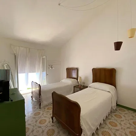 Casa Su Due Piani Con Terrazzo Sul Lungomare Di Rossano Casa vacanze